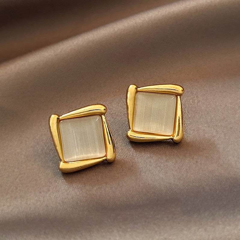 Woman Elegant and Exquisite Opal Petal Circle Stud Earrings