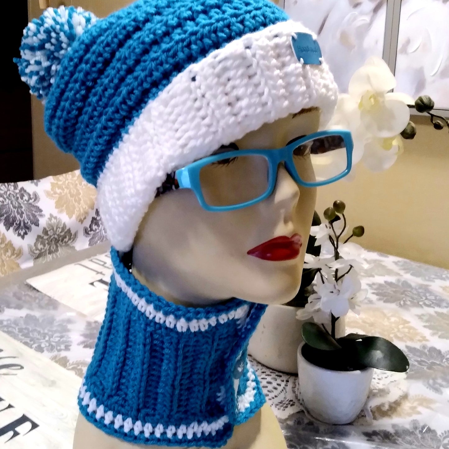Too Kute Crochet teal soft winter hat and scarf set.