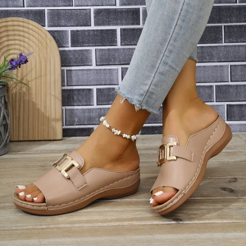 Women's New Casual Fashion Thick Bottom Sandals Model Large Size Simple Metal Buckle Fish Mouth Cool Slippers Summer Slippers