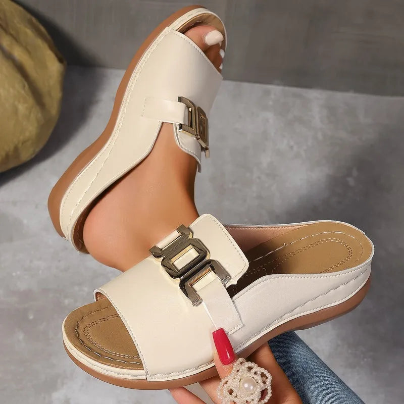 Women's New Casual Fashion Thick Bottom Sandals Model Large Size Simple Metal Buckle Fish Mouth Cool Slippers Summer Slippers