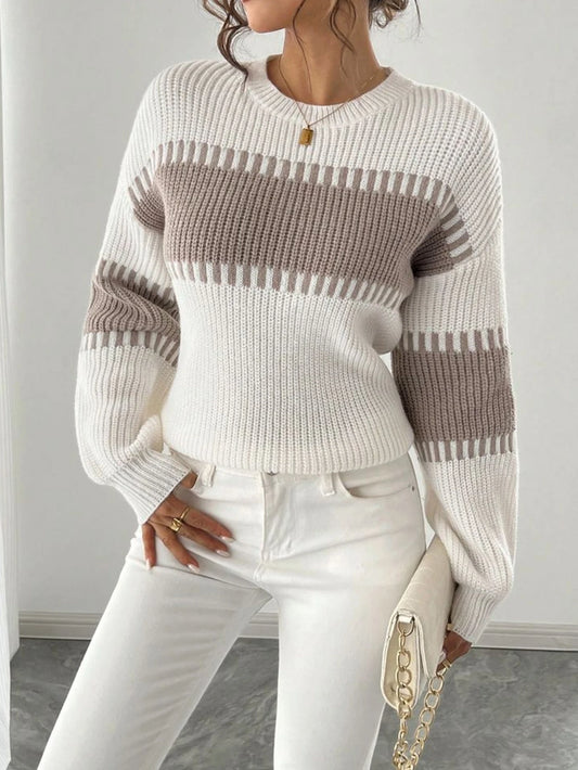 Women's New Autumn and Winter Niche Knit Cardigan Designed in a Lazy Style, Khaki Straight-Cut Round-Neck Pullover, Casual and Elegant Autumn/Winter Top, Basic Versatile Style for Urban Commuting, Stylish and Fashionable