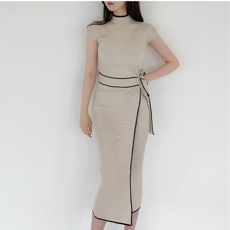 Woman Elegant Vintage Dress with Belt